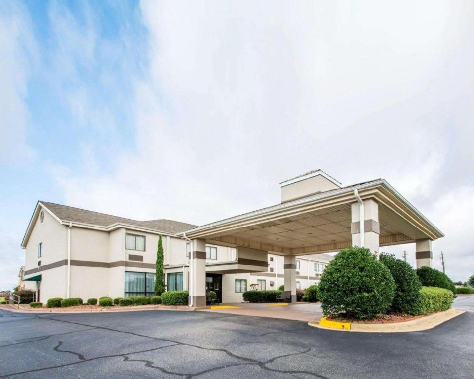Quality Inn Prattville I-65 Bagian luar foto